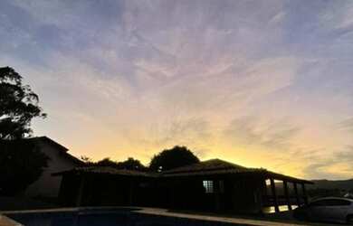 Imagem: A chácara possui 1.200m² de Área e está localizado em Portal