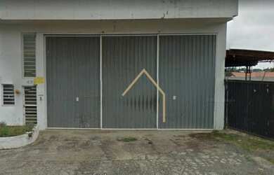 Imagem: O depósito possui 3 Vagas na garagem, 300m² de Área e está