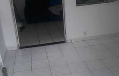 Imagem: A casa possui 2 Dormitórios, 1 Banheiro, 70m² de Área, Varanda