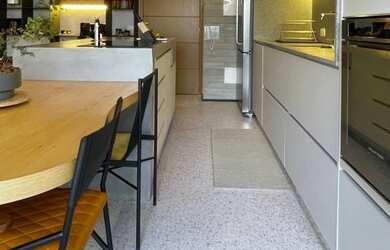 Imagem: O apartamento possui 1 Dormitório, 2 Banheiros, 2 Vagas na