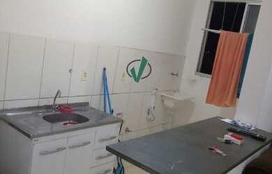 Imagem: O apartamento possui 2 Dormitórios, 1 Banheiro, 1 Vaga na garagem