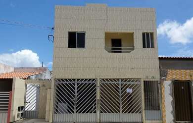 Imagem: A casa possui 3 Dormitórios, 1 Banheiro, 1 Vaga na garagem