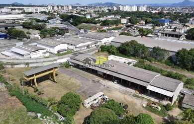 Imagem: O terreno possui 10.000m² de Área e está localizado em Jardim