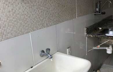 Imagem 9: Apartamento 2 quartos a 200 m do centro da Freguesia estrada dos Três...