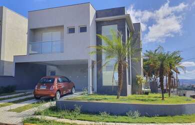 Imagem: A casa possui 3 Dormitórios, 4 Banheiros, 4 Vagas na garagem