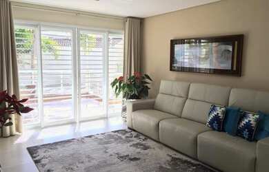 Imagem: A casa possui 3 Dormitórios, 1 Banheiro, 4 Vagas na garagem