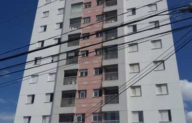 Imagem: O apartamento possui 3 Dormitórios, 1 Banheiro, 1 Vaga na garagem