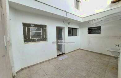 Imagem: O depósito possui 1 Vaga na garagem, 75m² de Área e está