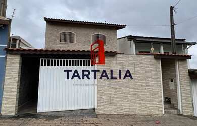 Imagem: A casa possui 2 Dormitórios, 3 Banheiros, 2 Vagas na garagem