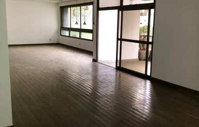 Imagem: O apartamento possui 4 Dormitórios, 4 Banheiros, 4 Vagas na