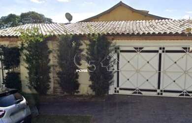 Imagem: A casa possui 3 Dormitórios, 5 Banheiros, 4 Vagas na garagem