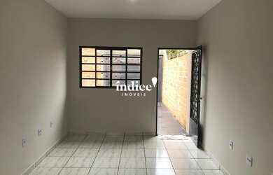 Imagem 2: Casas Bairros à venda 2 quartos 3 vagas Centro Serrana