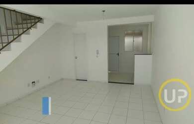 Imagem: A casa possui 2 Dormitórios, 1 Banheiro, 1 Vaga na garagem