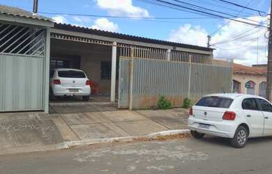 Imagem: A casa possui 3 Dormitórios, 1 Banheiro e 90m² de Área e