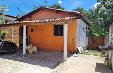 Imagem: A casa possui 2 Dormitórios, 1 Banheiro e 3 Vagas na garagem