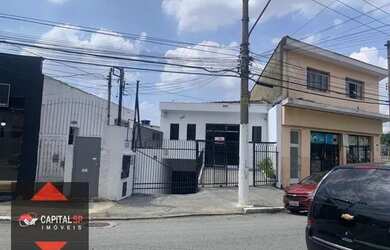 Imagem: O depósito possui 5 Vagas na garagem, 200m² de Área e está