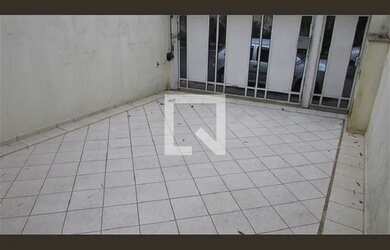 Imagem: A casa possui 3 Dormitórios, 3 Banheiros, 2 Vagas na garagem