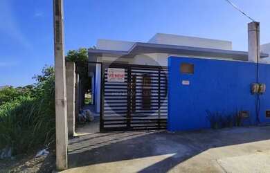 Imagem: A casa possui 3 Dormitórios, 1 Banheiro, 1 Vaga na garagem