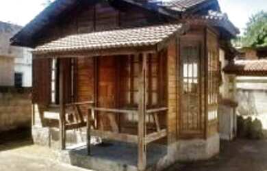 Imagem: A casa possui 1 Dormitório, 1 Banheiro, 3 Vagas na garagem