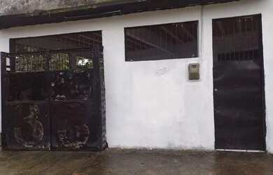 Imagem: A casa possui 2 Dormitórios, 1 Banheiro, 1 Vaga na garagem