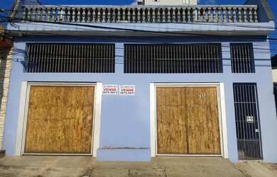 Imagem: A casa possui 3 Dormitórios, 1 Banheiro, 3 Vagas na garagem