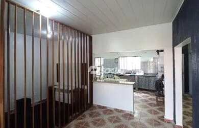 Imagem: A casa possui 2 Dormitórios, 1 Banheiro, 1 Vaga na garagem