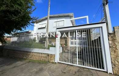 Imagem: A casa possui 3 Banheiros, 273m² de Área e está localizado