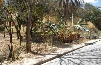 Imagem: O terreno possui 385m² de Área e está localizado em Ouro