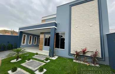 Imagem: A casa possui 3 Dormitórios, 1 Banheiro, 1 Vaga na garagem