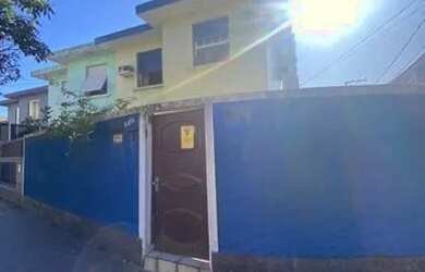 Imagem: A casa possui 3 Dormitórios, 1 Banheiro, 4 Vagas na garagem