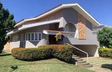 Imagem: A casa em condomínio possui 4 Dormitórios, 5 Banheiros, 5