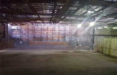 Imagem: O depósito para alugar possui e está localizado em Madureira