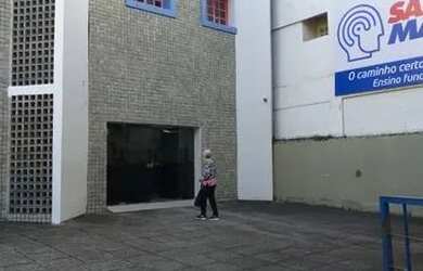 Imagem: A casa possui 1 Dormitório, 5 Banheiros, 5 Vagas na garagem