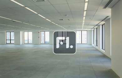 Imagem: O depósito possui 5 Vagas na garagem, 1.853m² de Área e