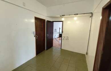 Imagem 6: Oportunidade - Apartamento - Vila Adyana - Edifício Luciana II - 3 Dormitórios...