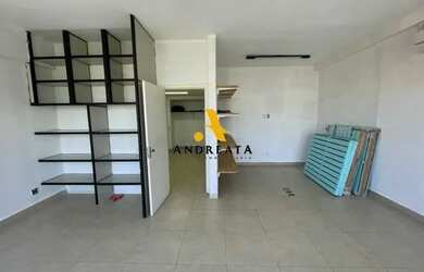 Imagem: O depósito possui 1 Vaga na garagem e 58m² de Área e está