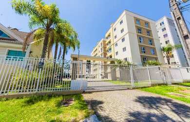 Imagem: O apartamento possui 3 Dormitórios, 1 Banheiro, 1 Vaga na garagem