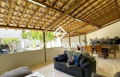 Imagem 11: Casa em Montes Claros. Churrasqueira, Varanda, Guarda roupae450m² de...