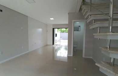 Imagem 2: Sobrado Geminado com 1 suíte(s) mais 2 quarto(s) à venda no bairro BOM RETIRO em JOINVILLE