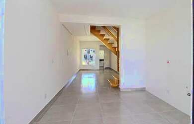 Imagem 13: Casa em Porto Alegre, no bairro Hípica, com 2 dormitório s , e 2 banheiros,...