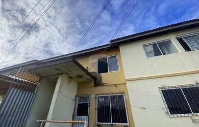 Imagem: O apartamento possui 2 Dormitórios, 1 Banheiro, 2 Vagas na