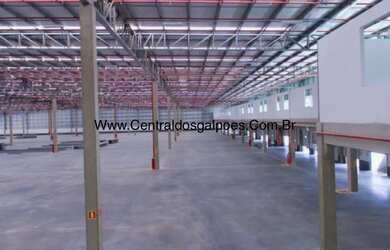 Imagem: O depósito possui 5 Vagas na garagem, 3.200m² de Área e