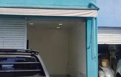 Imagem: O depósito possui 4 Vagas na garagem, 281m² de Área e está