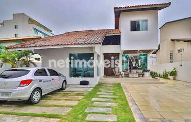 Imagem: A casa possui 4 Dormitórios, 5 Banheiros, 4 Vagas na garagem