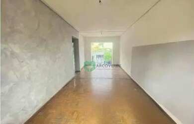 Imagem: O depósito possui 2 Vagas na garagem, 90m² de Área e está