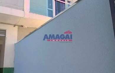 Imagem 5: Sobrado à Venda. Varanda, 250m² de Área, 2 Vagas na garageme2 Dormitórios