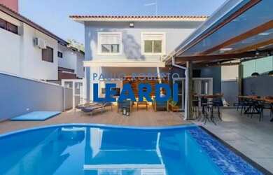 Imagem: A casa em condomínio possui 3 Dormitórios, 5 Banheiros, 4