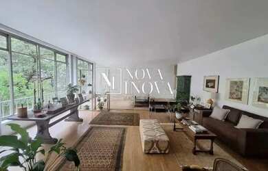 Imagem: O apartamento possui 4 Dormitórios, 4 Banheiros, 2 Vagas na