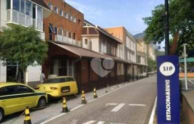 Imagem: O depósito à venda possui 1 Vaga na garagem e 103m² de Área