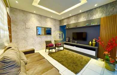 Imagem: A casa possui 3 Dormitórios, 2 Banheiros, 3 Vagas na garagem